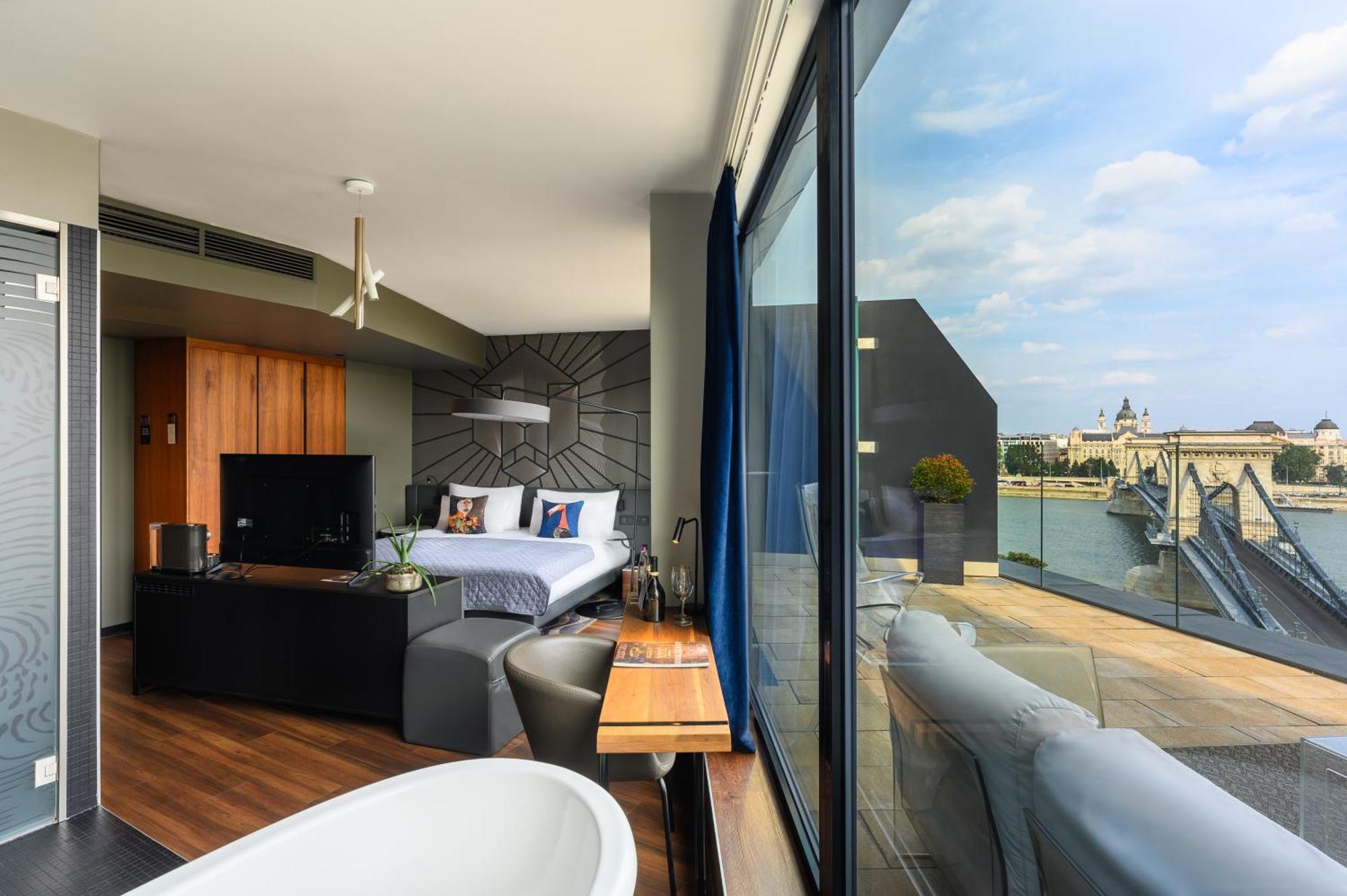Hotel Clark Budapest - Adults Only Ngoại thất bức ảnh A suite at the hotel