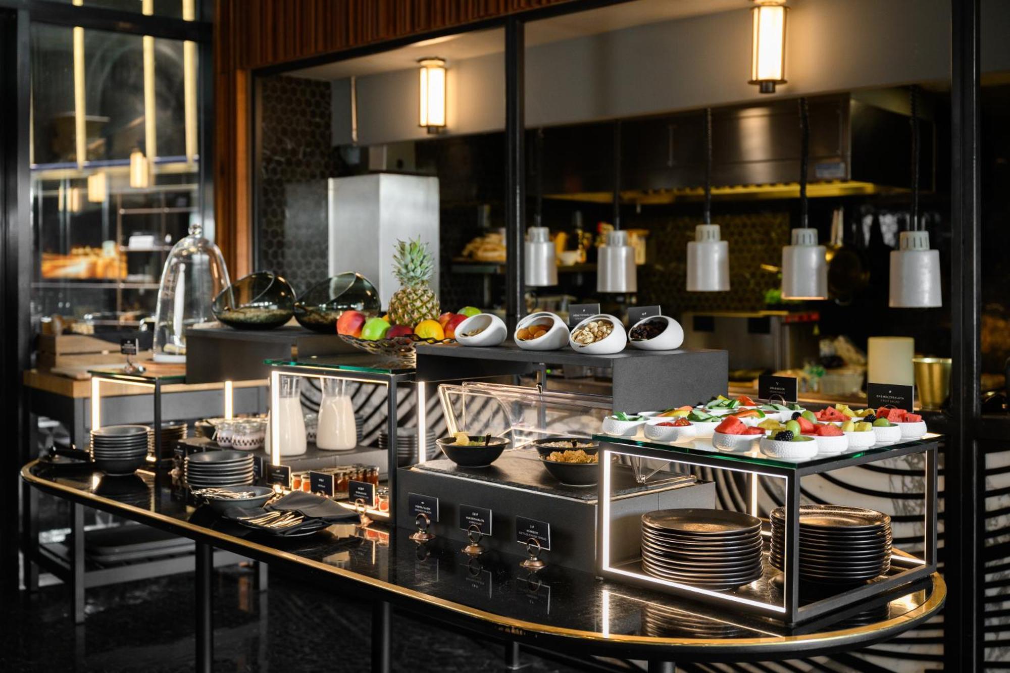 Hotel Clark Budapest - Adults Only Ngoại thất bức ảnh A buffet at a hotel