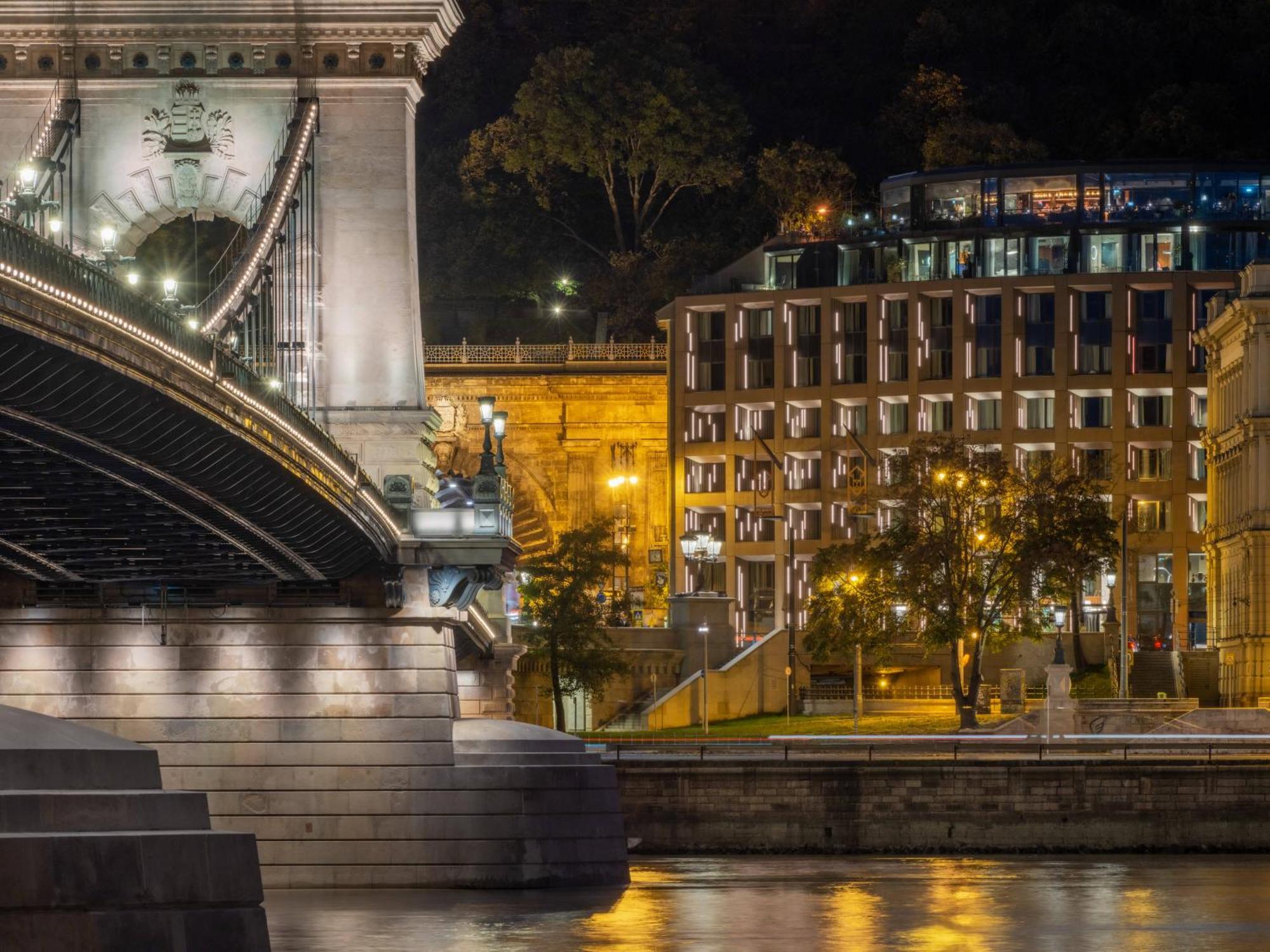 Hotel Clark Budapest - Adults Only Ngoại thất bức ảnh The hotel at night