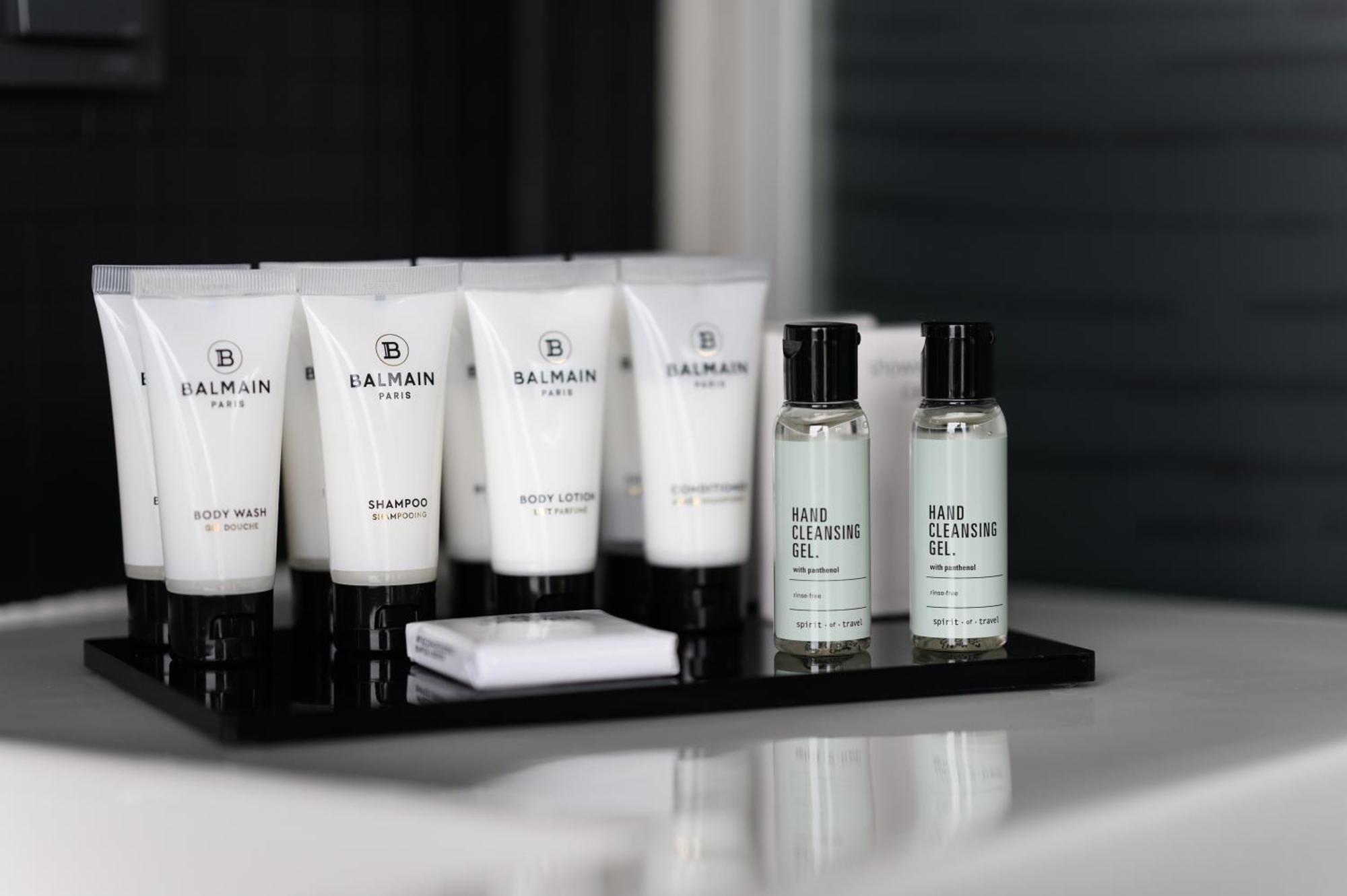 Hotel Clark Budapest - Adults Only Ngoại thất bức ảnh Balmain Paris amenities