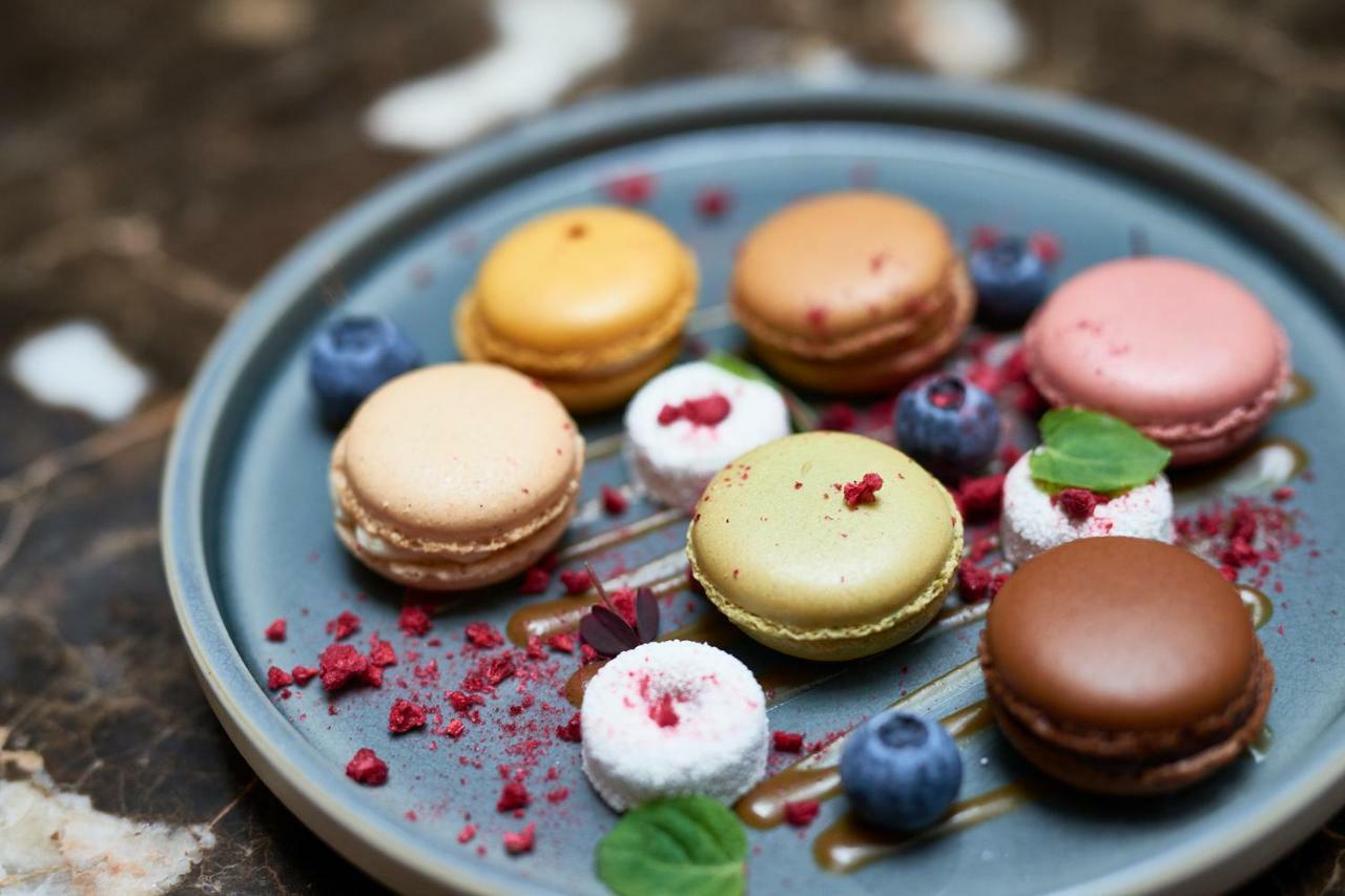 Hotel Clark Budapest - Adults Only Ngoại thất bức ảnh Macarons