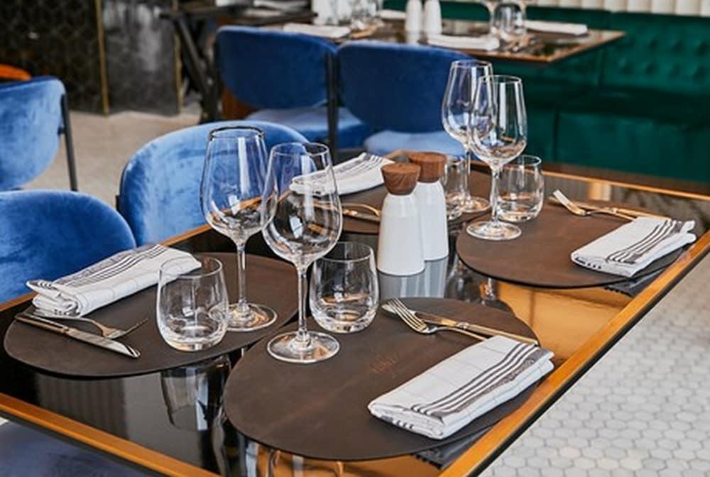 Hotel Clark Budapest - Adults Only Ngoại thất bức ảnh Table setting